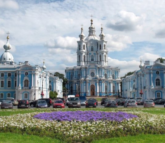 A catedral Smolny, em São Petersburgo