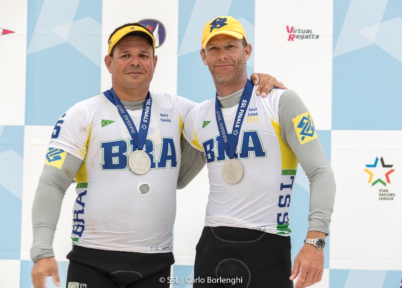 Robert e Maguila com a medalha de prata (Carlo Borlenghi / SSL)