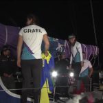 Equipe AkzoNobel chega em Itajaí perto da 1h da manhã.