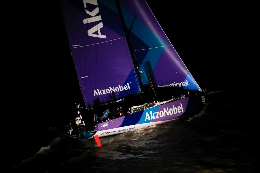 AkzoNobel de Martine Grael chegou em segundo com uma diferença de poucos minutos. Foto: Ainhoa Sanchez/Volvo Ocean Race.