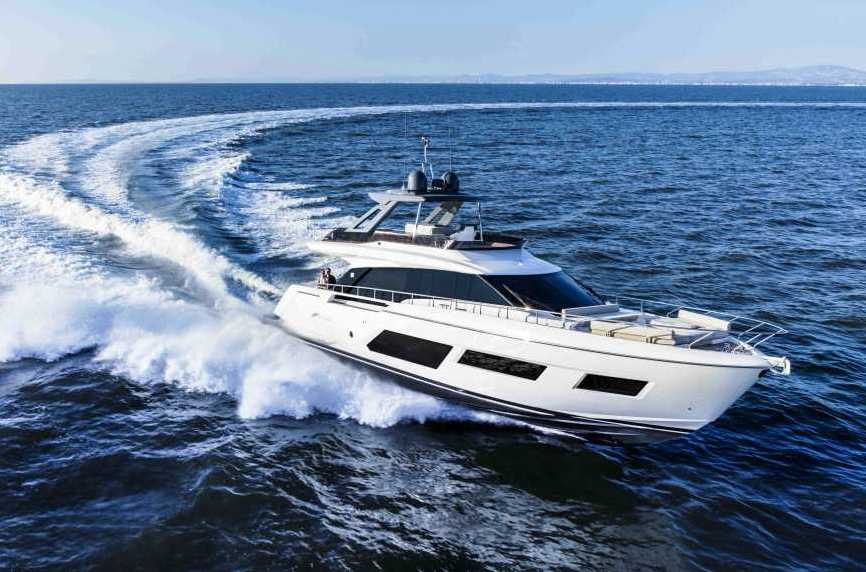 Inédito no país, Ferretti Yachts 670 navega em águas brasileiras