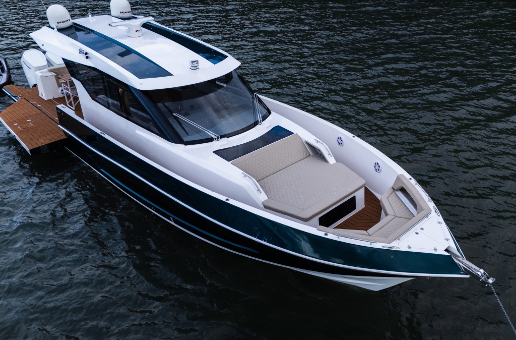 “Boat offices” a milhas da costa